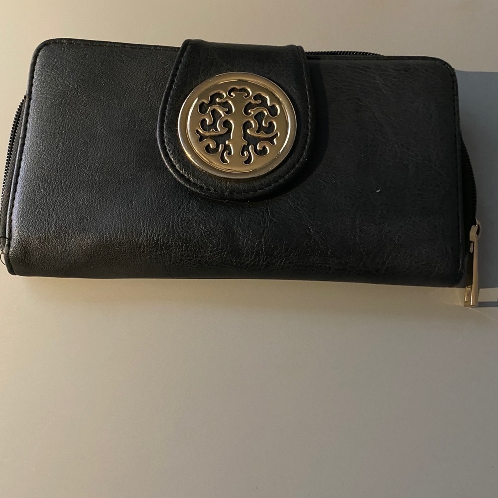 Black wallet